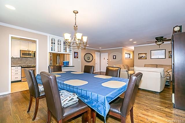 21 Canterbury Road 0, Great Neck, NY 11021