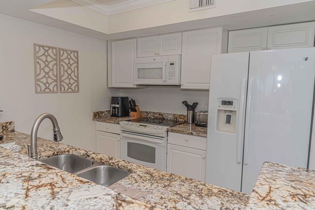 1322 SE Miracle Strip Parkway 306, Fort Walton Beach, FL 32548