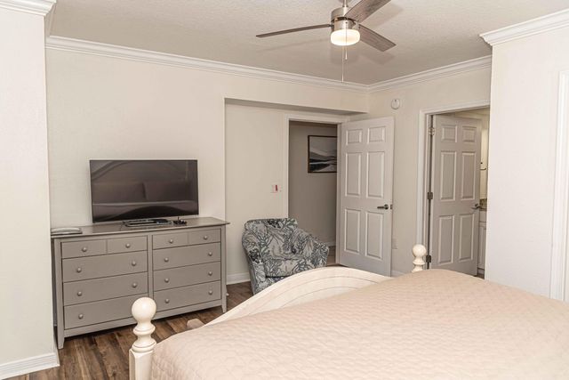 1322 SE Miracle Strip Parkway 306, Fort Walton Beach, FL 32548