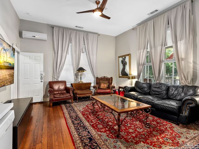 306 Devine Street, San Antonio, TX 78210