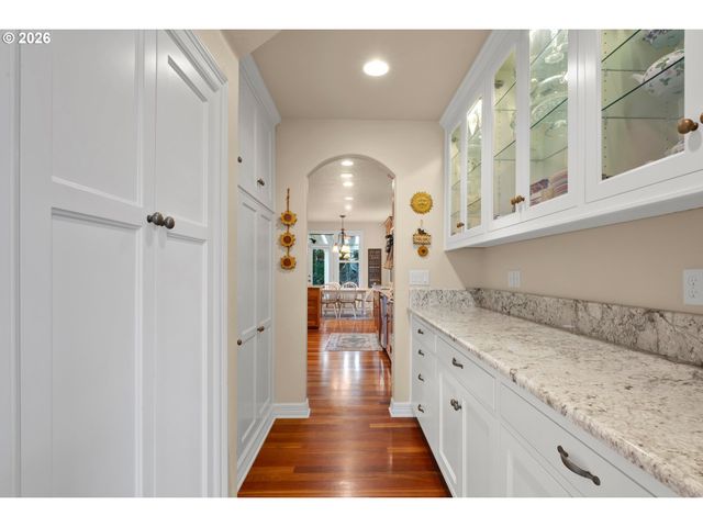 2240 TURNBERRY Ct, Eugene, OR 97401