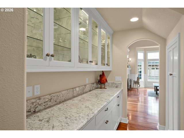2240 TURNBERRY Ct, Eugene, OR 97401