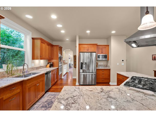 2240 TURNBERRY Ct, Eugene, OR 97401