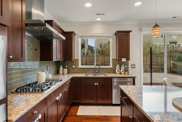 7640 NE 195th Street, Kenmore, WA 98028