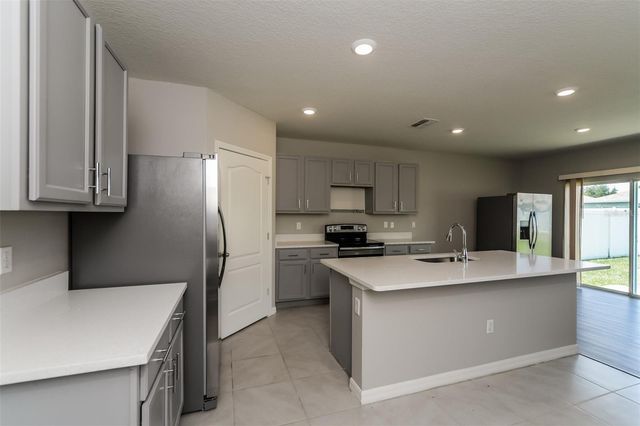 321 ALEXZANDER WAY, Winter Haven, FL 33881