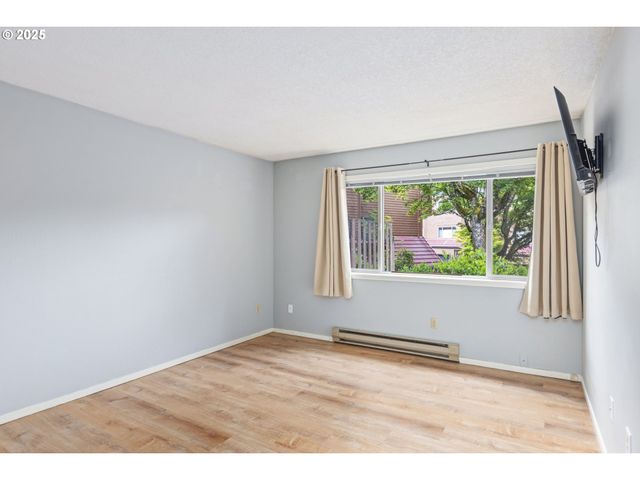 125 OSWEGO, Lake Oswego, OR 97035