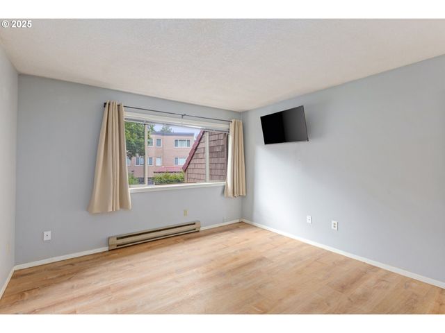 125 OSWEGO, Lake Oswego, OR 97035