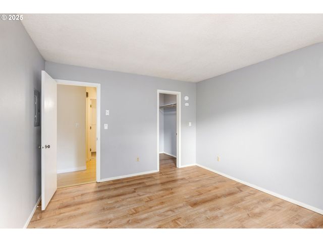 125 OSWEGO, Lake Oswego, OR 97035