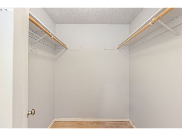 125 OSWEGO, Lake Oswego, OR 97035