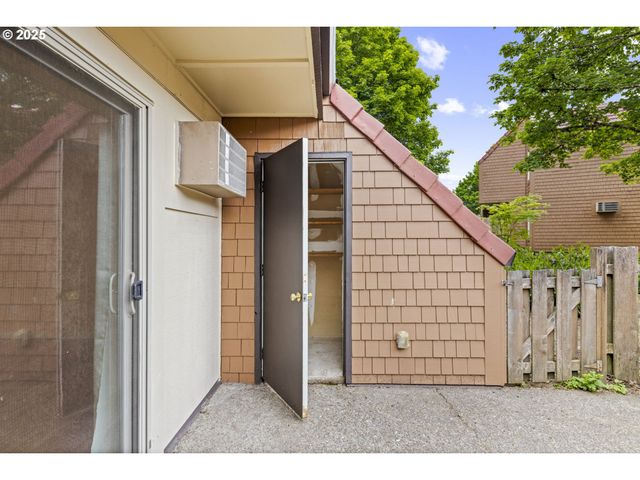 125 OSWEGO, Lake Oswego, OR 97035