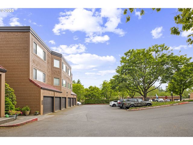 125 OSWEGO, Lake Oswego, OR 97035