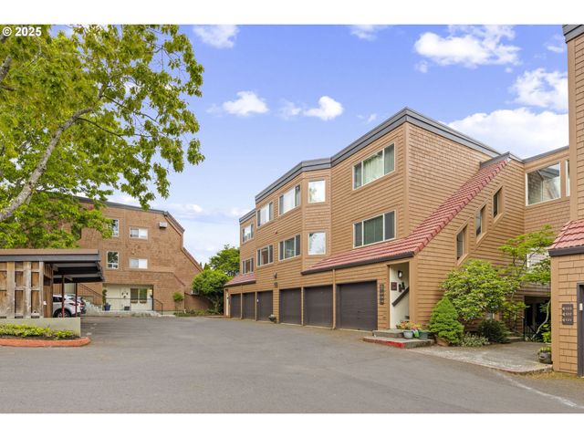 125 OSWEGO, Lake Oswego, OR 97035
