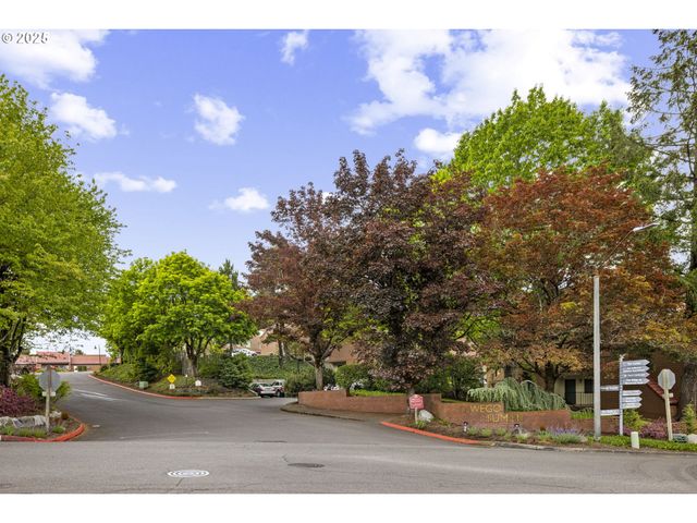 125 OSWEGO, Lake Oswego, OR 97035
