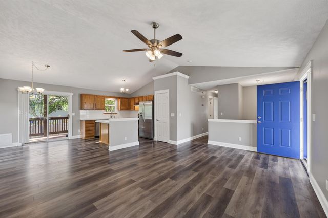 11237 W Carr Ct, Wichita, KS 67209