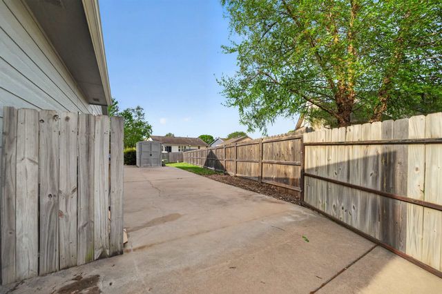 11237 W Carr Ct, Wichita, KS 67209