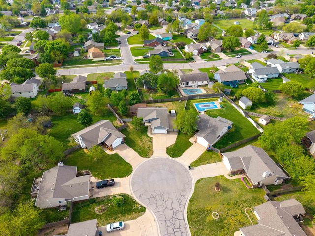 11237 W Carr Ct, Wichita, KS 67209