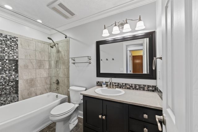 11237 W Carr Ct, Wichita, KS 67209