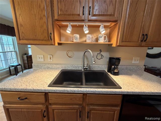 3041 High Pointe Ridge Road, Lake Orion, MI 48359