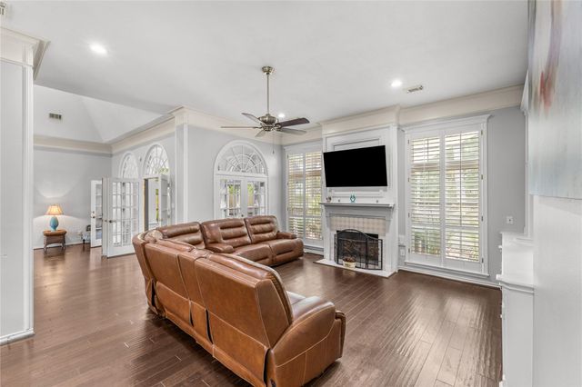 5611 Garden Point Drive, Kingwood, TX 77345