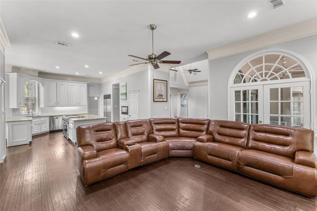 5611 Garden Point Drive, Kingwood, TX 77345