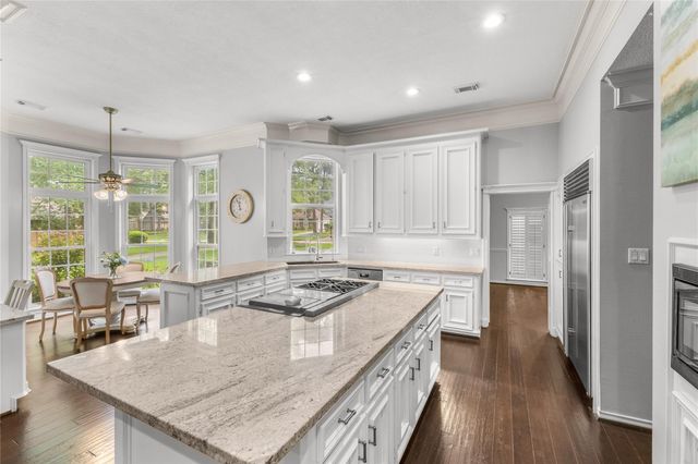 5611 Garden Point Drive, Kingwood, TX 77345