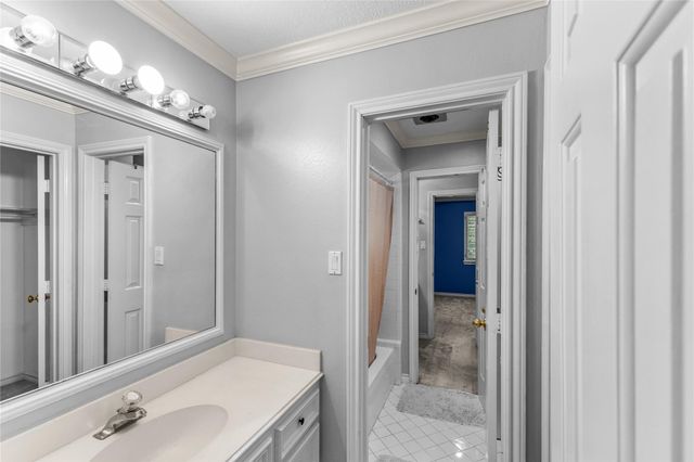 5611 Garden Point Drive, Kingwood, TX 77345