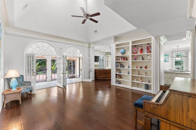 5611 Garden Point Drive, Kingwood, TX 77345