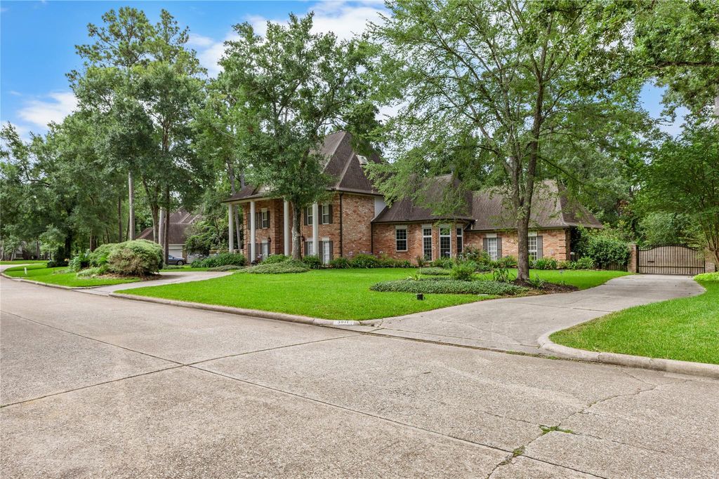 5611 Garden Point Drive, Kingwood, TX 77345