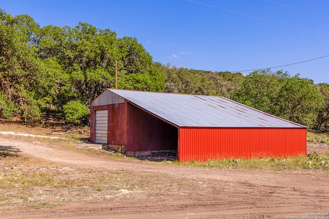 14910 Bullhead Rd, Rocksprings, TX 78880