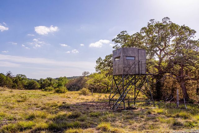 14910 Bullhead Rd, Rocksprings, TX 78880