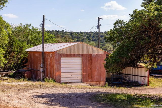 14910 Bullhead Rd, Rocksprings, TX 78880