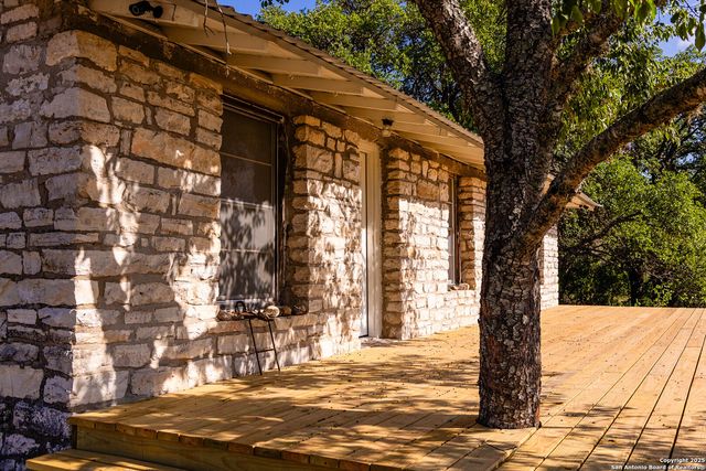 14910 Bullhead Rd, Rocksprings, TX 78880