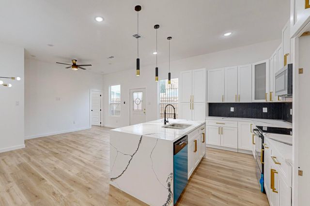 5223 Colonial Avenue, Dallas, TX 75215