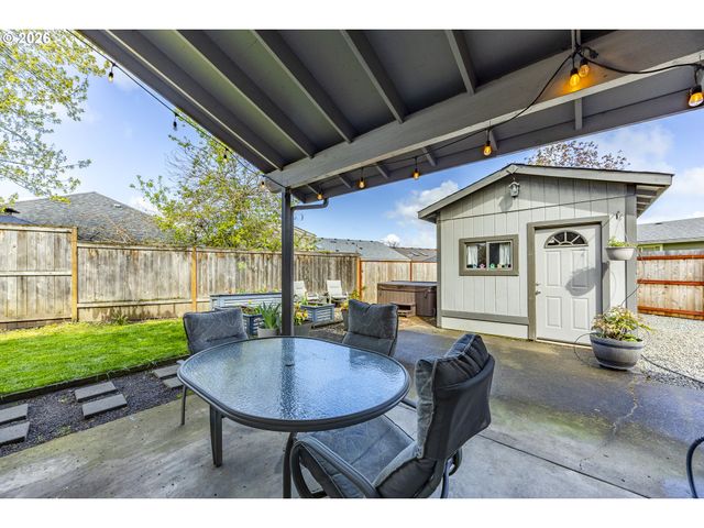 4943 PARSONS Ave, Eugene, OR 97402