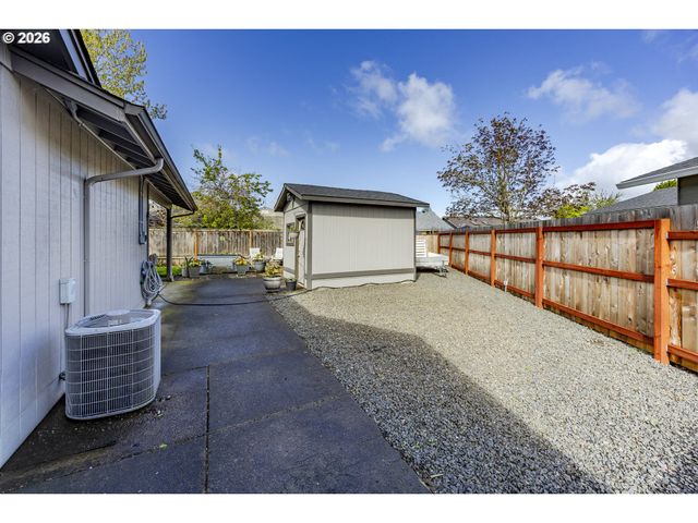 4943 PARSONS Ave, Eugene, OR 97402