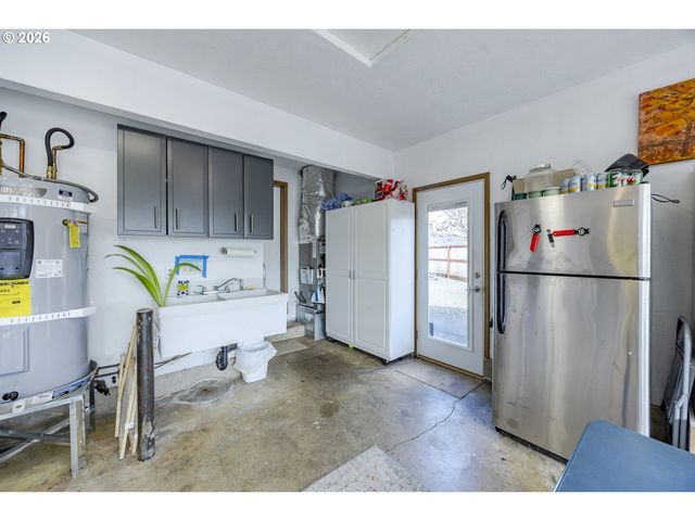 4943 PARSONS Ave, Eugene, OR 97402