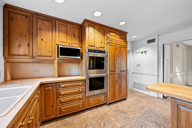 822 NW 107TH TERRACE, Gainesville, FL 32606