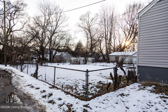 1632 Algonquin Pkwy, Louisville, KY 40210