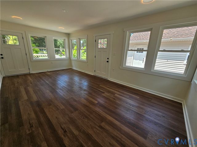 315 Bunker Ln, Sandston, VA 23150