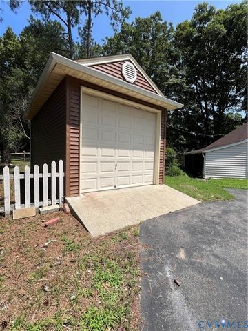 315 Bunker Ln, Sandston, VA 23150