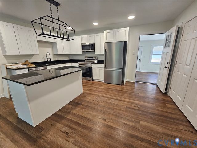 315 Bunker Ln, Sandston, VA 23150