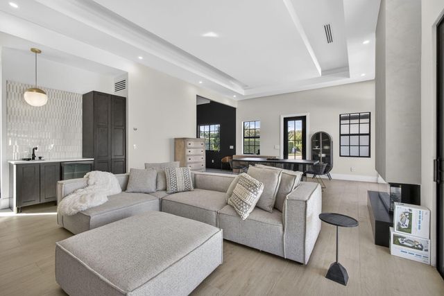 2940 Cessna Way, Wellington, FL 33414