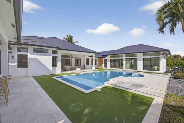 2940 Cessna Way, Wellington, FL 33414