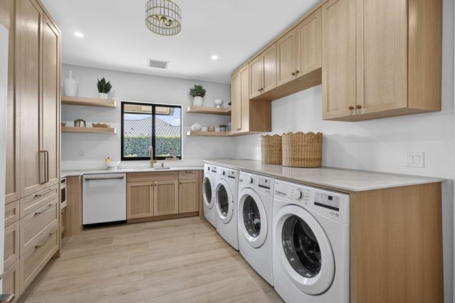 2940 Cessna Way, Wellington, FL 33414