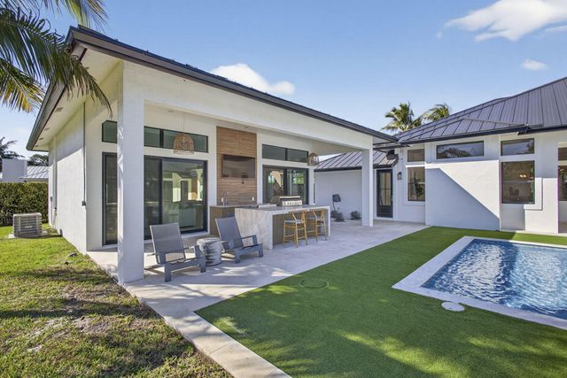 2940 Cessna Way, Wellington, FL 33414