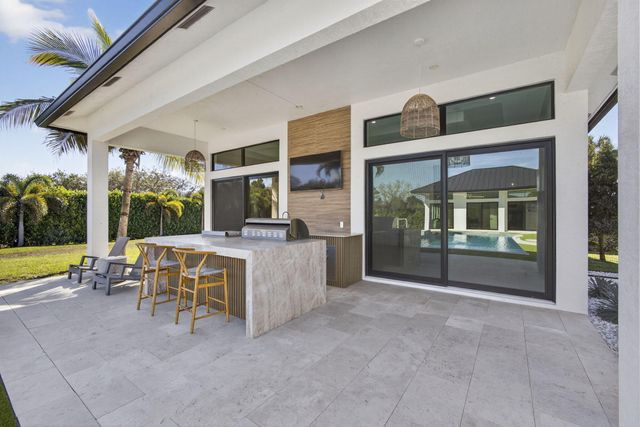 2940 Cessna Way, Wellington, FL 33414