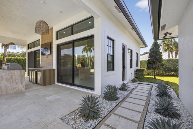 2940 Cessna Way, Wellington, FL 33414