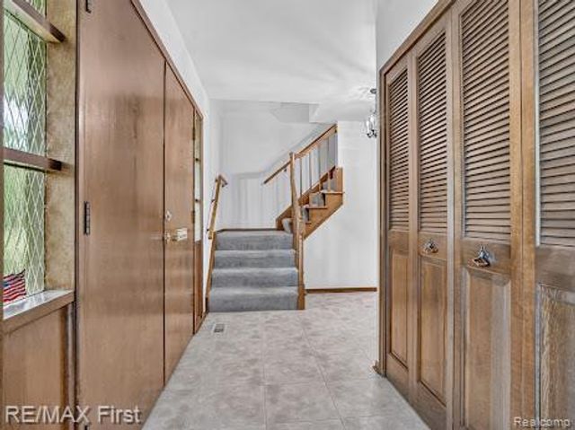 3856 Estates Drive, Troy, MI 48084