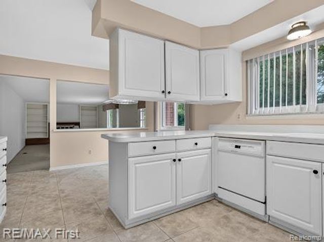 3856 Estates Drive, Troy, MI 48084