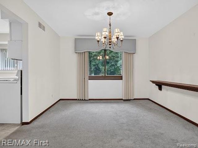 3856 Estates Drive, Troy, MI 48084